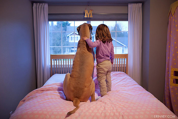 kids-with-dogs-17__7004